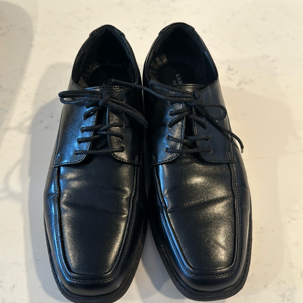Men’s size 8 black dress shoes